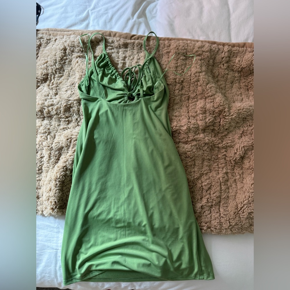A&F Emerald Green Satin Slip Dress with keyhole neckline Size XS - Picture 3 of 3